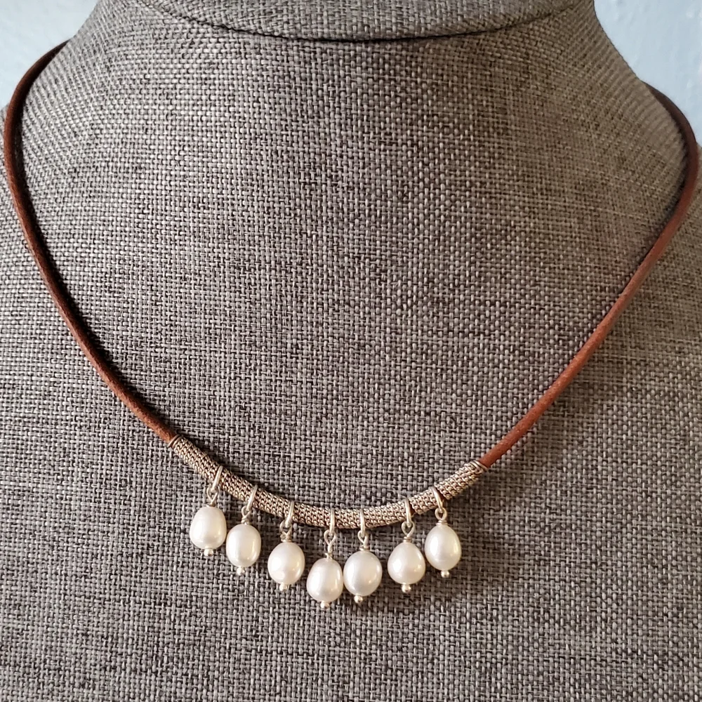 Silpada Pearls Of Wisdom sterling leather and freshwater pearl necklace - Picture 5 of 14